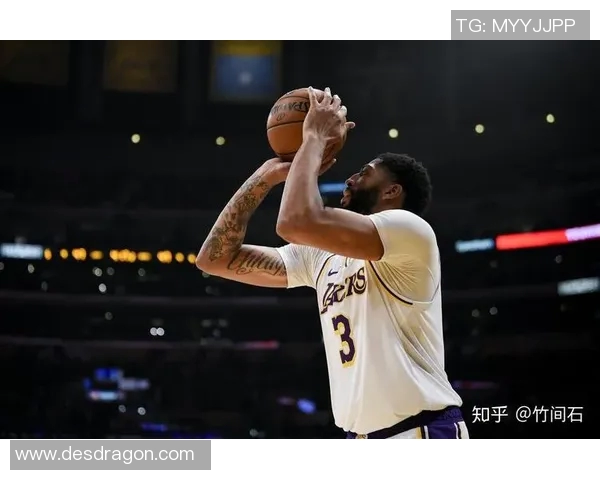 湖人大胜灰熊,戴维斯砍下25分,完美演绎冠军风采